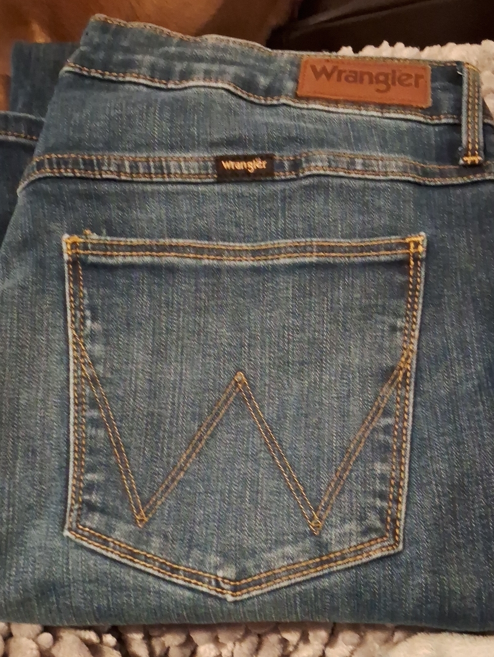 Wrangler Straight-Leg Women's Jeans in Blue Denim